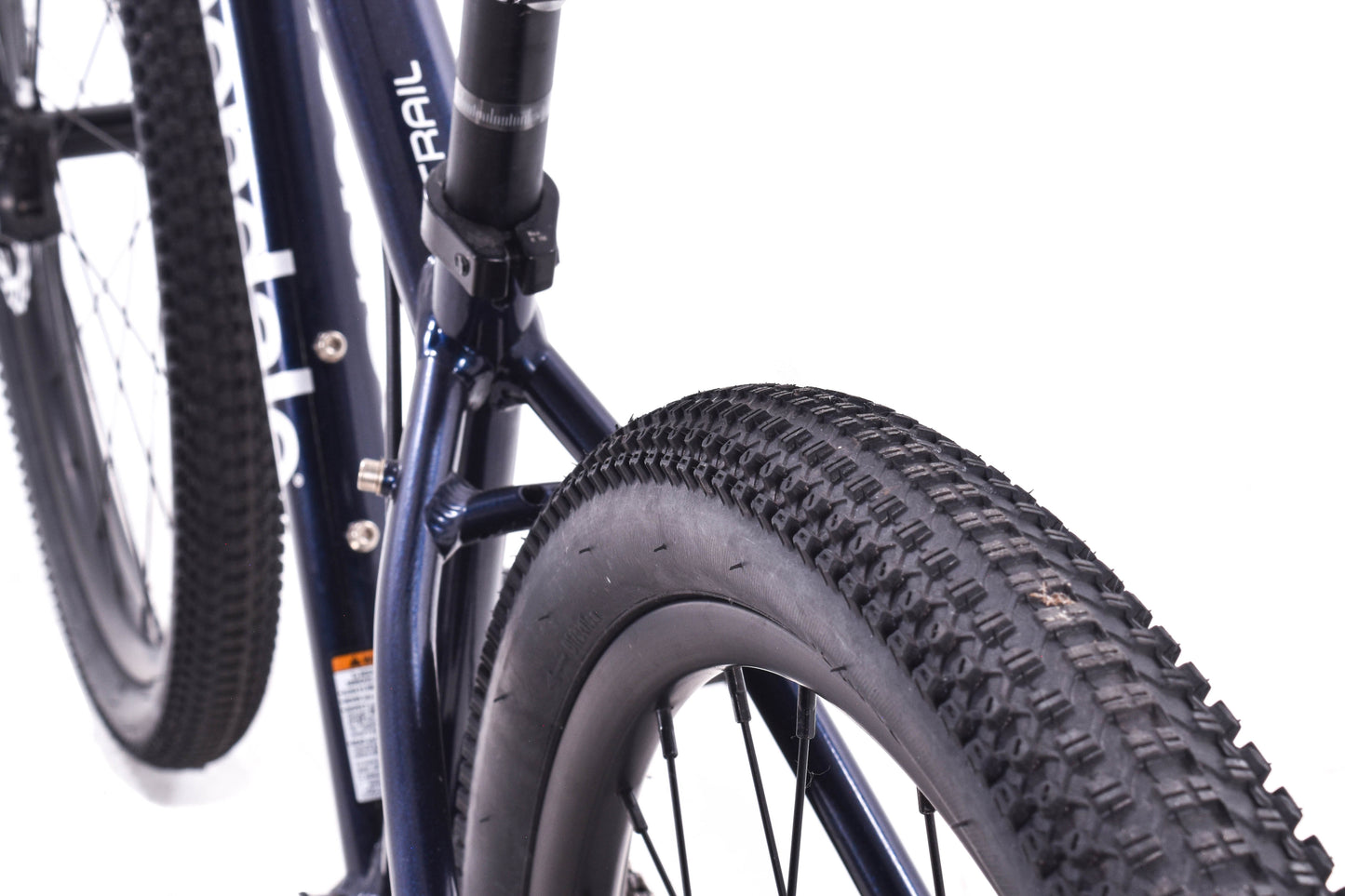 USED Cannondale Trail 24" Kids Mountain Bike Shimano 8 Speed Disc Brakes