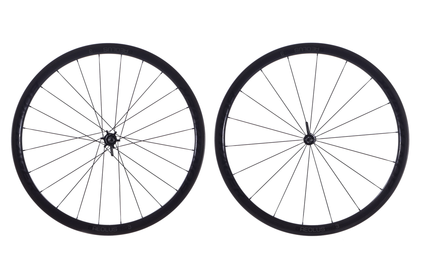 USED Bontrager Aeolus 3 700C Carbon Wheelset Rim Brake QR Shimano/SRAM 11 speed