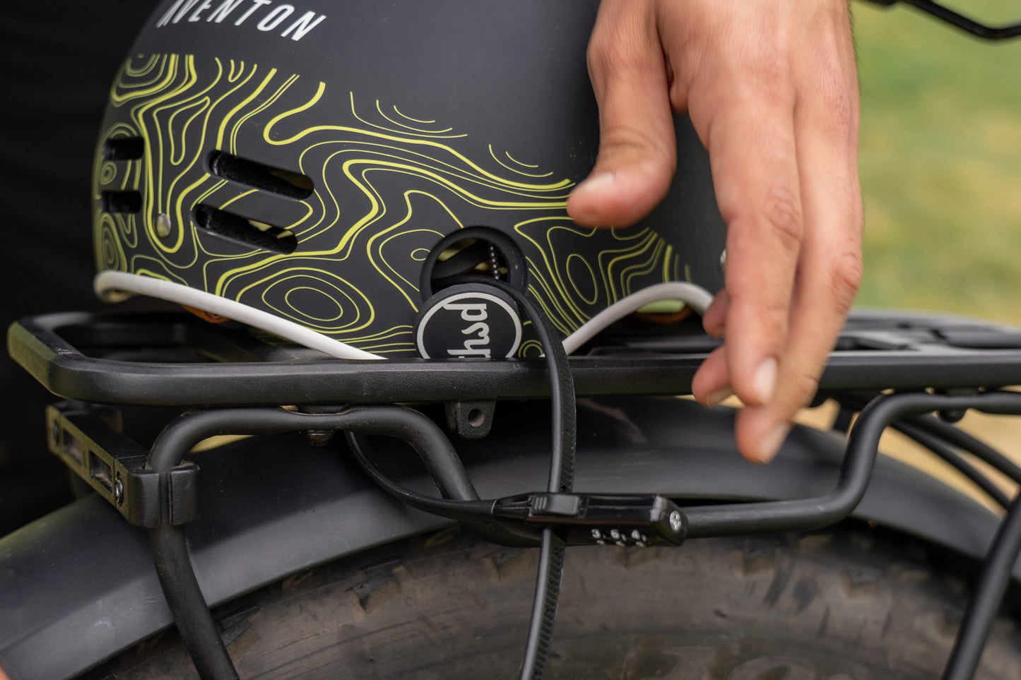 NEW Aventon Zip Lock