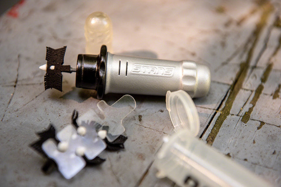 NEW Stan's NoTubes Dart Tool