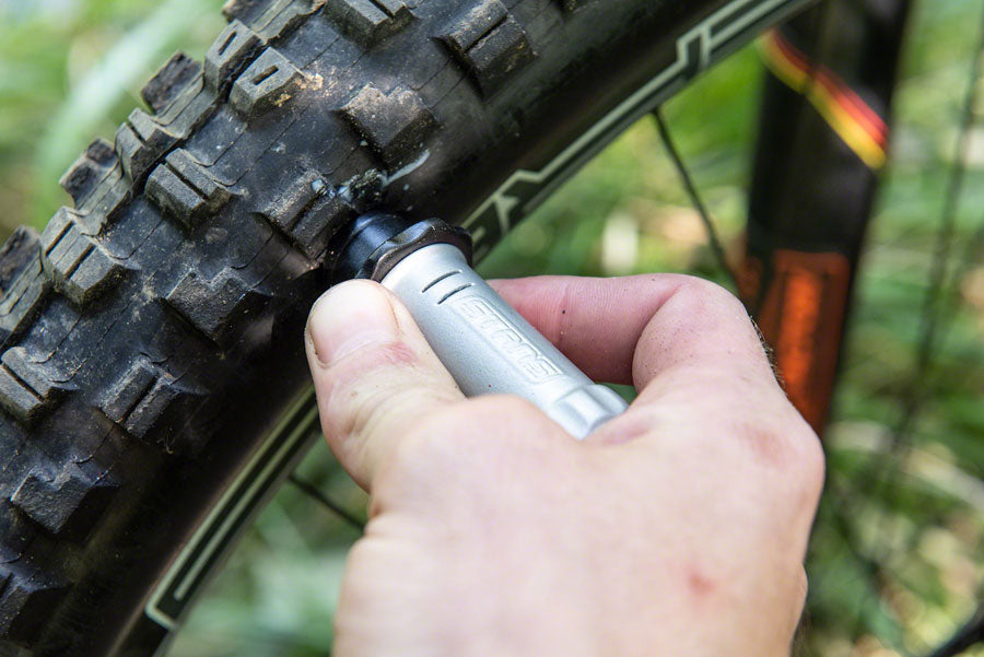 NEW Stan's NoTubes Dart Tool