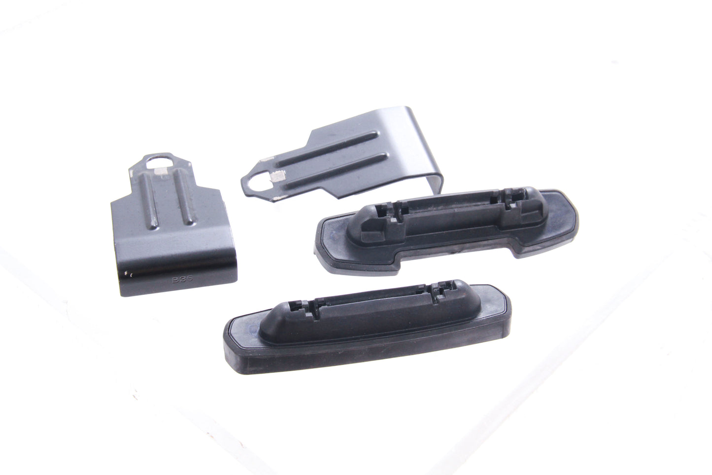 USED Yakima BaseClip 125 BaseLine StreamLine for Roof Racks