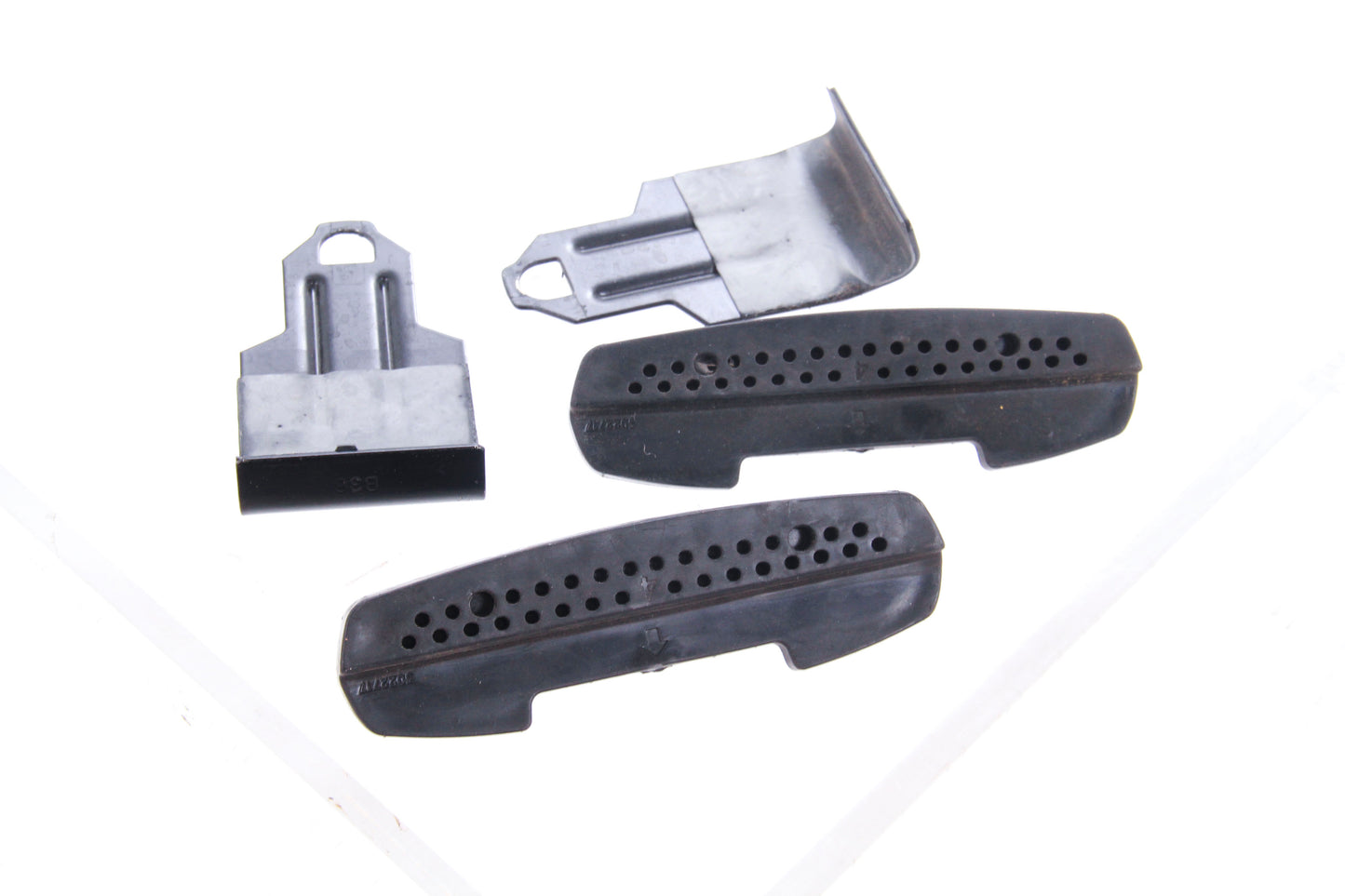 USED Yakima BaseClip 125 BaseLine StreamLine for Roof Racks