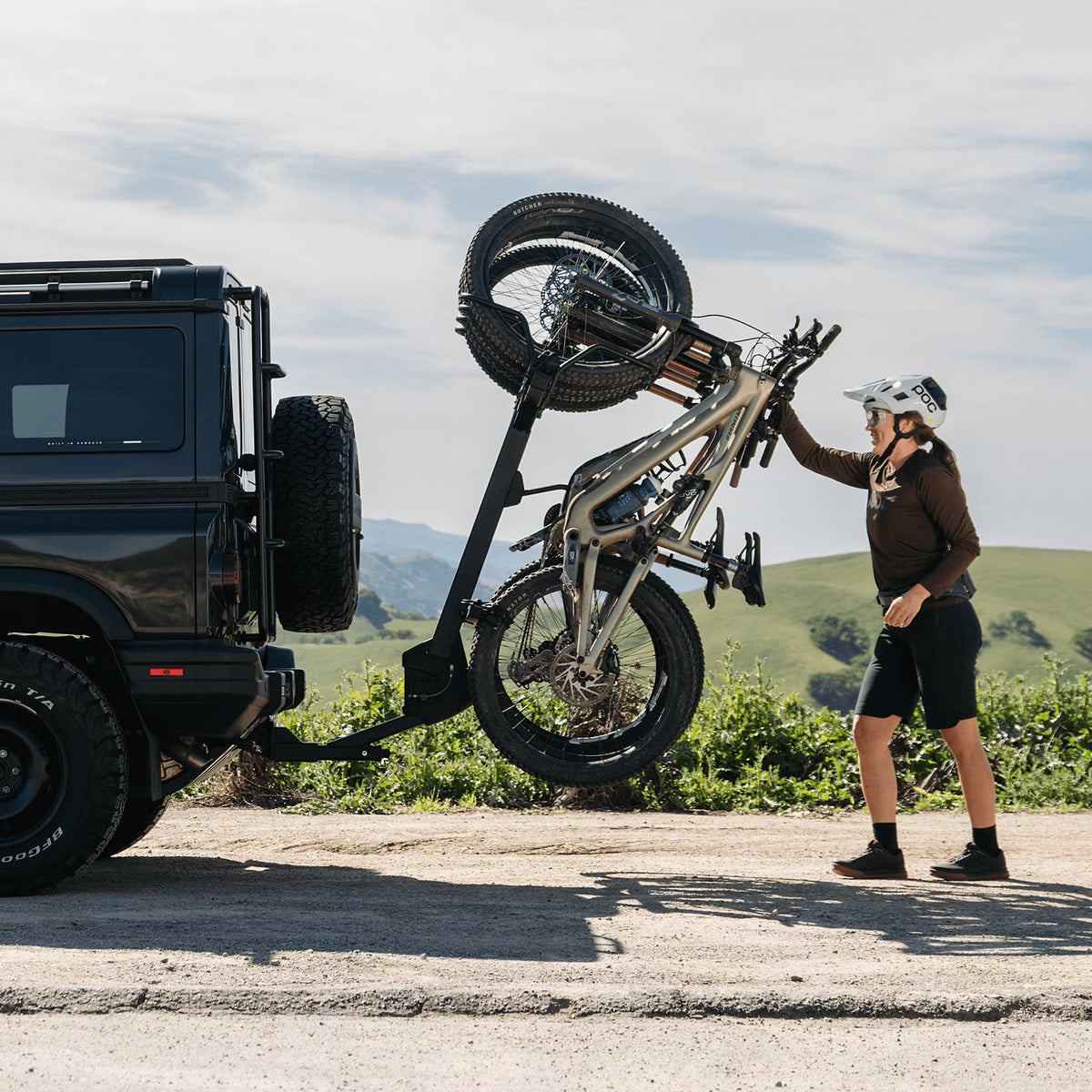 NEW Thule ReVert 6-bike Hanging Hitch Rack