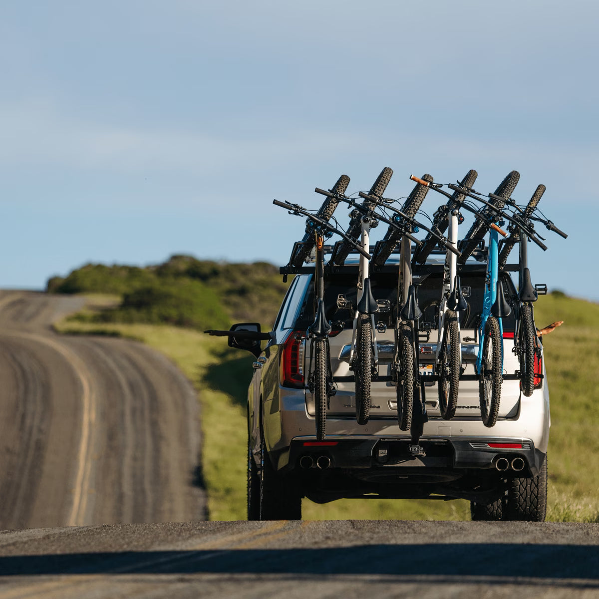 NEW Thule ReVert 6-bike Hanging Hitch Rack