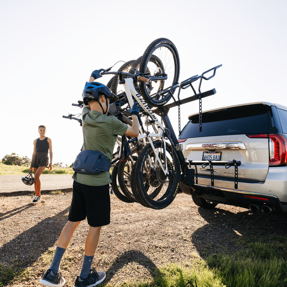 NEW Thule ReVert 6-bike Hanging Hitch Rack