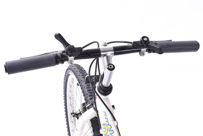 USED Vintage Diamondback Outlook 24" Kids Bike 3x6 speed White Steel