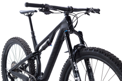 USED 2022 Canyon Neuron CF9 Medium Carbon Mountain Bike Full Suspension Shimano XT 1x12 speed 29" Black