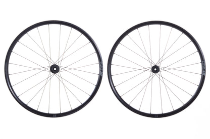 USED DT Swiss Gravel LN 700C CL Disc Wheelset Shimano HG Aluminum Black Tubeless