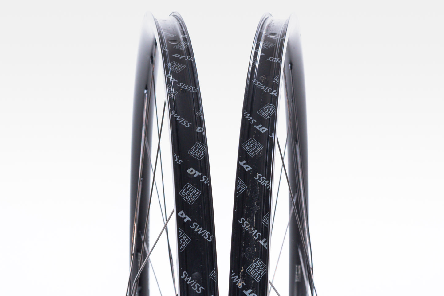 USED DT Swiss Gravel LN 700C CL Disc Wheelset Shimano HG Aluminum Black Tubeless