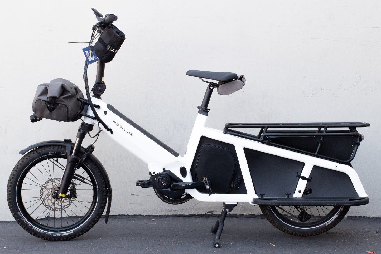 DEMO Riese & Muller Multitinker Touring e-Cargo Bike, Pearl White / Matt Black + Passenger Kit