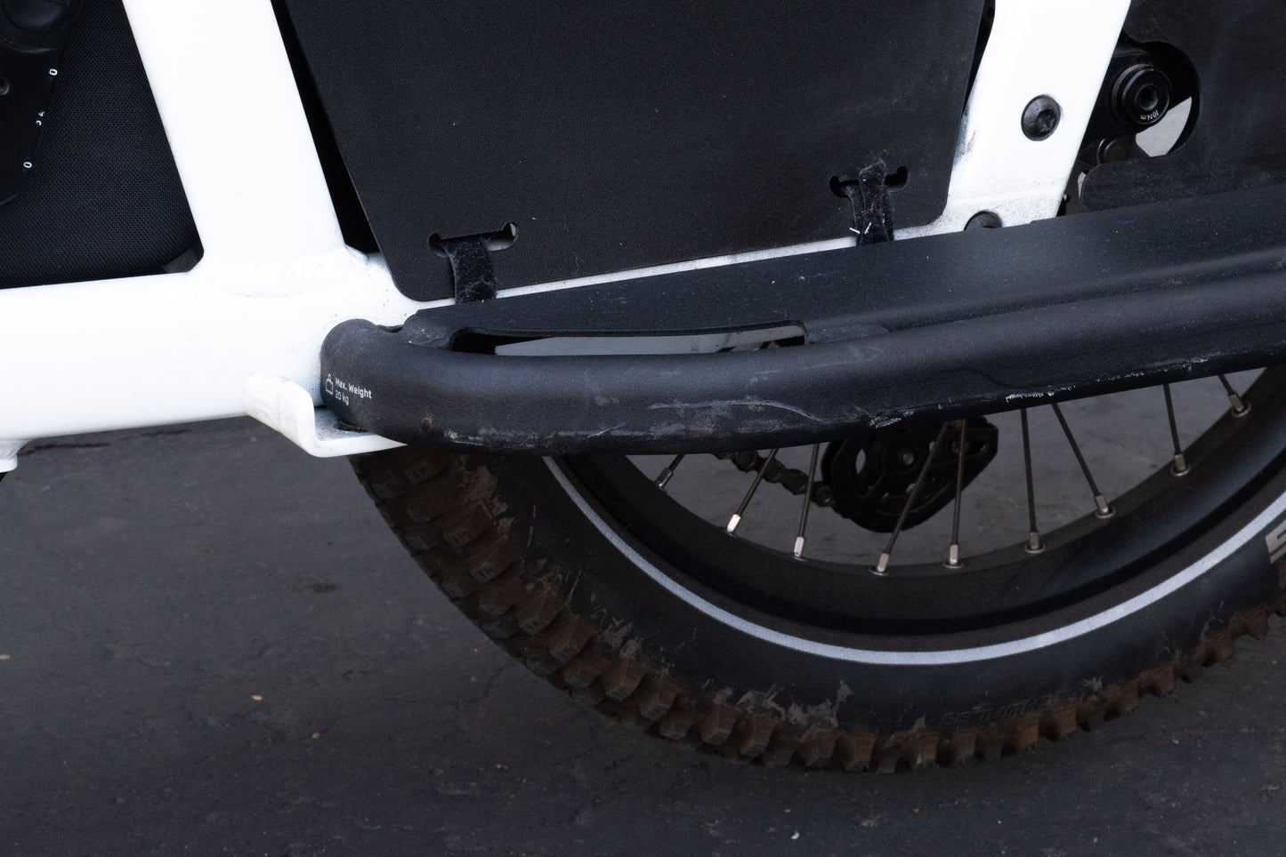 DEMO Riese & Muller Multitinker Touring e-Cargo Bike, Pearl White / Matt Black + Passenger Kit