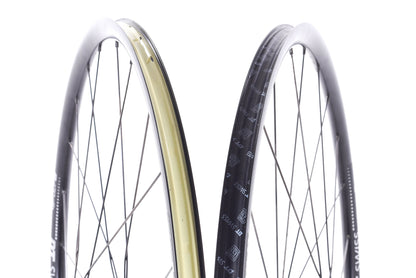 USED DT Swiss R470 db 700C Alloy Wheelset 12mm TA CL Disc