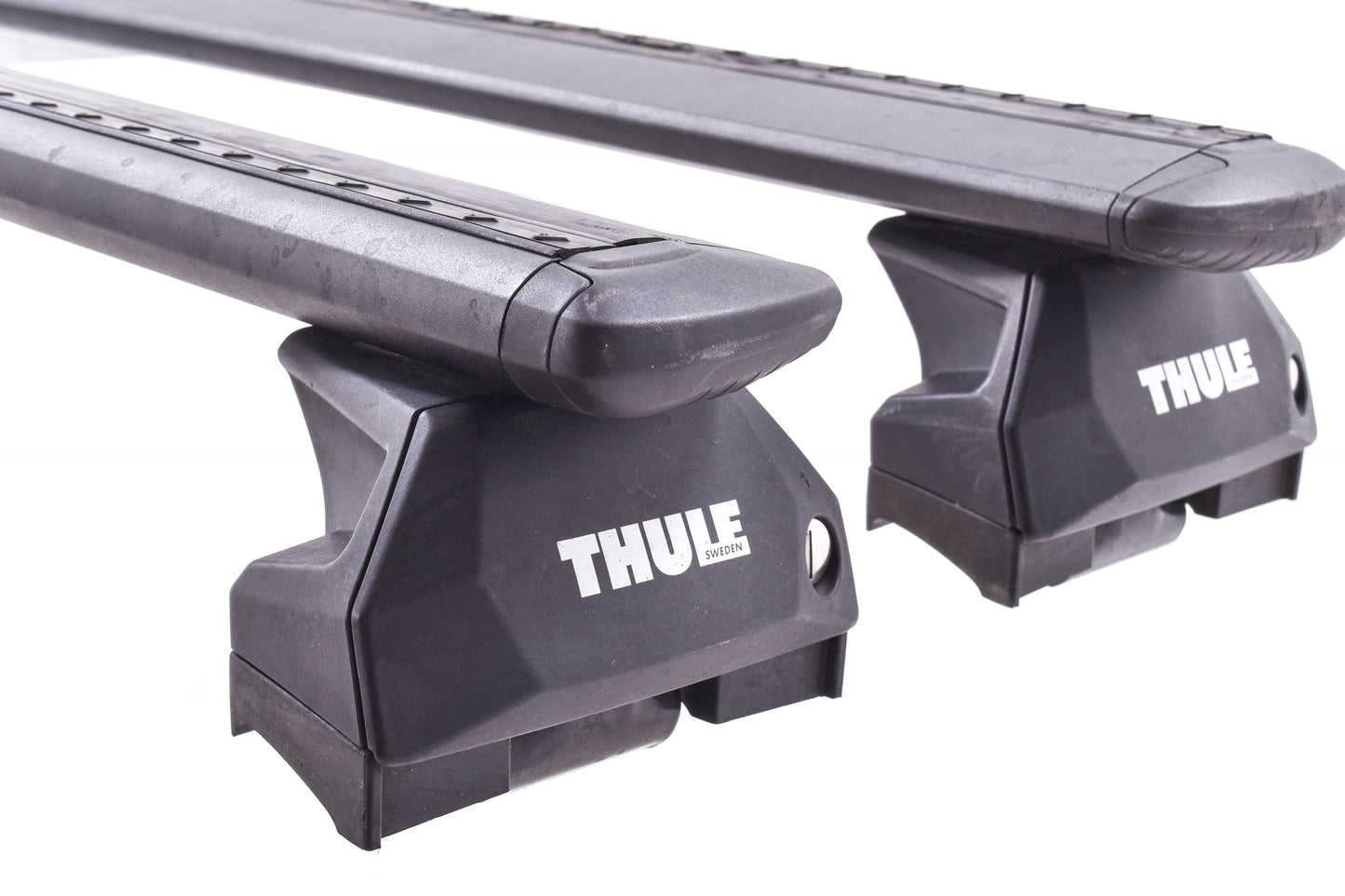 USED Thule Wingbar Evo Roof Rails Cross Bars