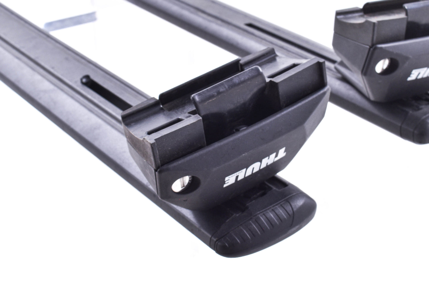 USED Thule Wingbar Evo Roof Rails Cross Bars
