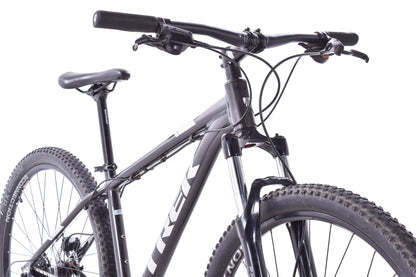 USED 2017 Trek Marlin 6 17.5" Aluminum Hardtail Mountain Bike Shimano 3x8