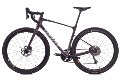 USED 2024 Giant Revolt Advanced 0 Medium Gravel Bike Shimano GRX 2x11 w/ Carbon Wheels Charcoal Plum
