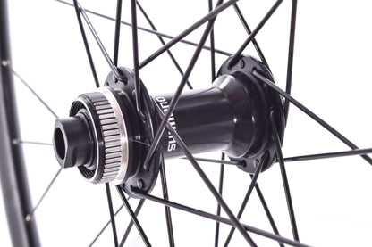 USED Shimano Alloy Tubeless Road Wheelset 700C CL Disc HG 11 speed 12mm Thu Axle