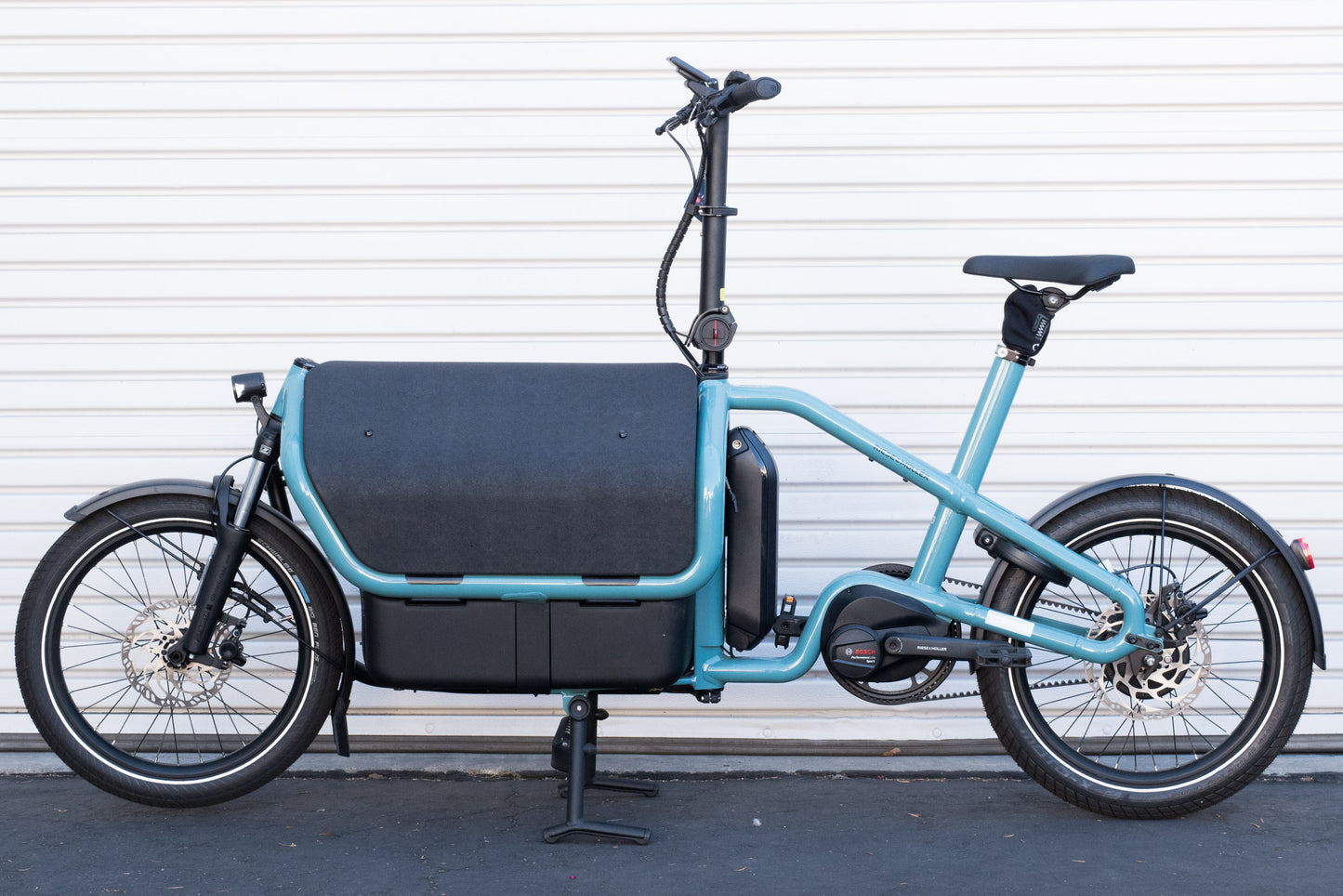 NEW* Riese & Muller Carrie Vario Front Loader e-Cargo Bike, Aqua, Child Seat, Rain Cover- Floor Model