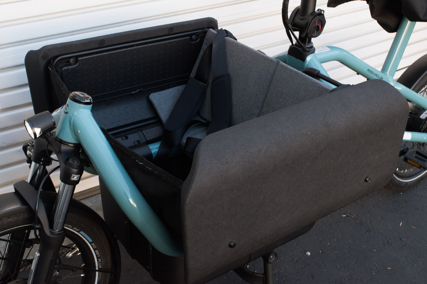 NEW* Riese & Muller Carrie Vario Front Loader e-Cargo Bike, Aqua, Child Seat, Rain Cover- Floor Model
