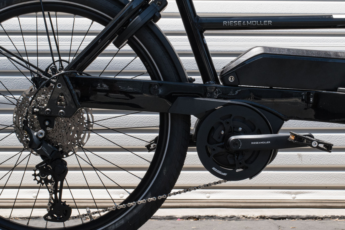 NEW* Riese & Muller Transporter2 85 Touring Electric Frontloader Cargo Bike Black - Floor Model