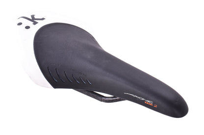 USED Fizik Arione Tri 2 Braided Carbon Rail Saddle Black/White Time Trial/Triathlon