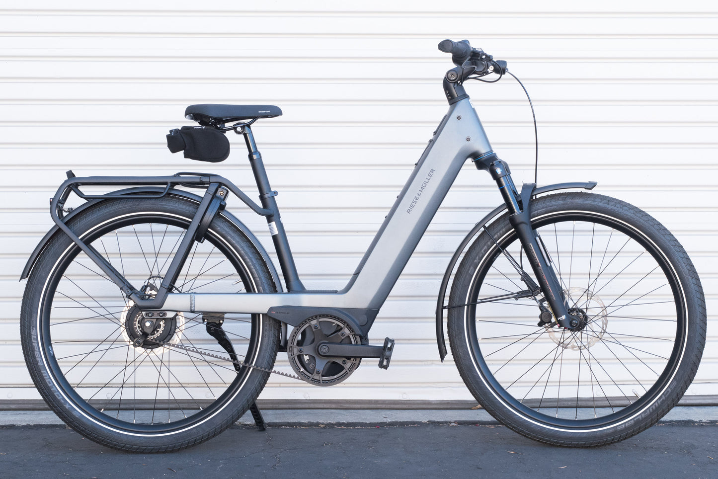 NEW* Riese & Muller Nevo5 Vario Core T 45cm, Slate Grey Step-Thru Hybrid eBike - Floor Model