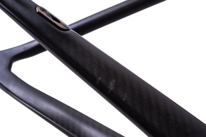 USED Unbranded Carbon Road Bike Frame Medium Rim Brake Quick Release Integrated Seatmast