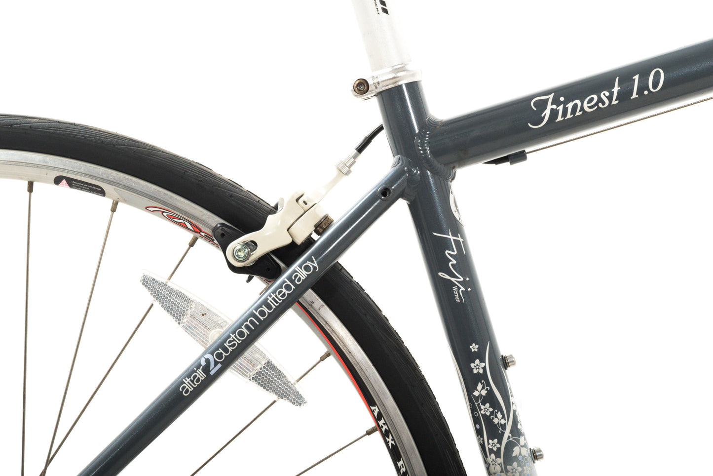 USED Fuji Finest 1.0 XS Aluminum Road Bike w/ Carbon Fork Shimano 105 3x9 speed
