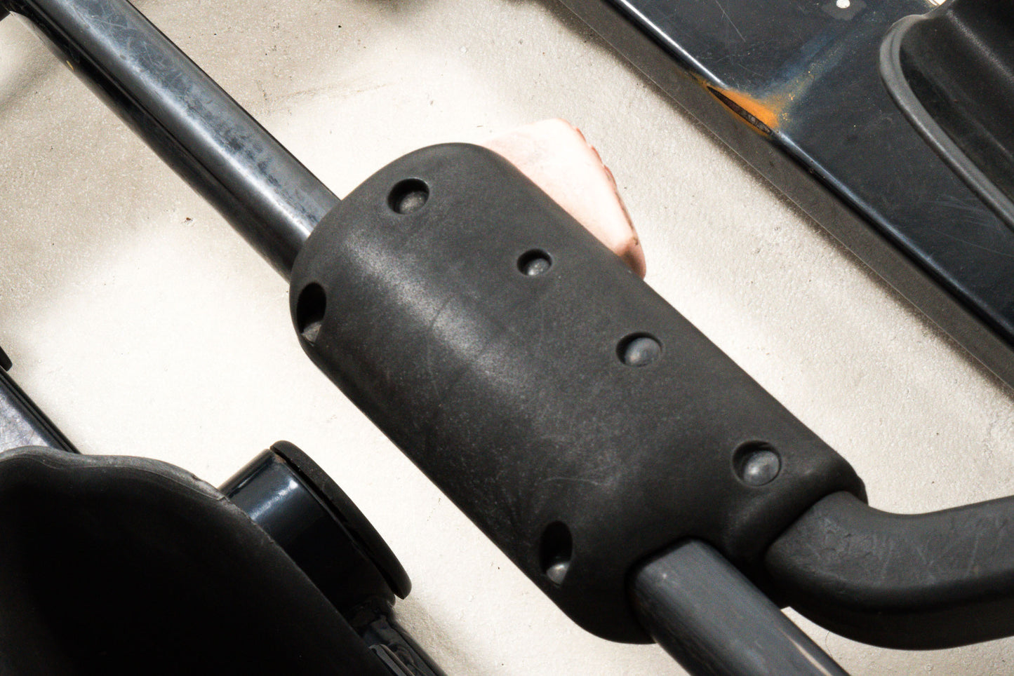 USED Yakima Hold-Up 2 Bike Tray Hitch Rack 1-1/4"