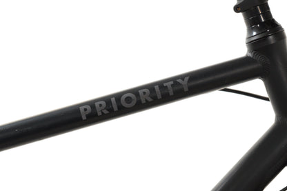 USED Priority Continuum Onyx 19" Belt Drive Enviolo Commuter Bike Black