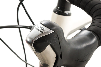 USED Early 2000s Cannondale Synapse 60cm Endurance Road Bike Shimano Ultegra/Dura-Ace 2x10 speed White