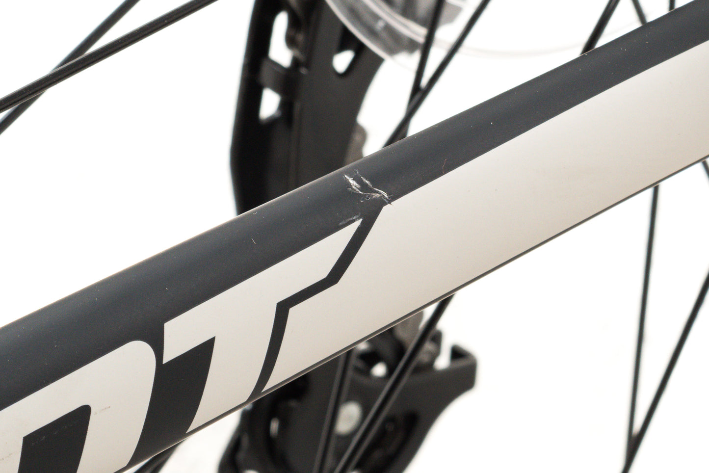 NEW *demo* Giant ATX Large Aluminum Hardtail 27.5" Mountain Bike 3x7 speed Black