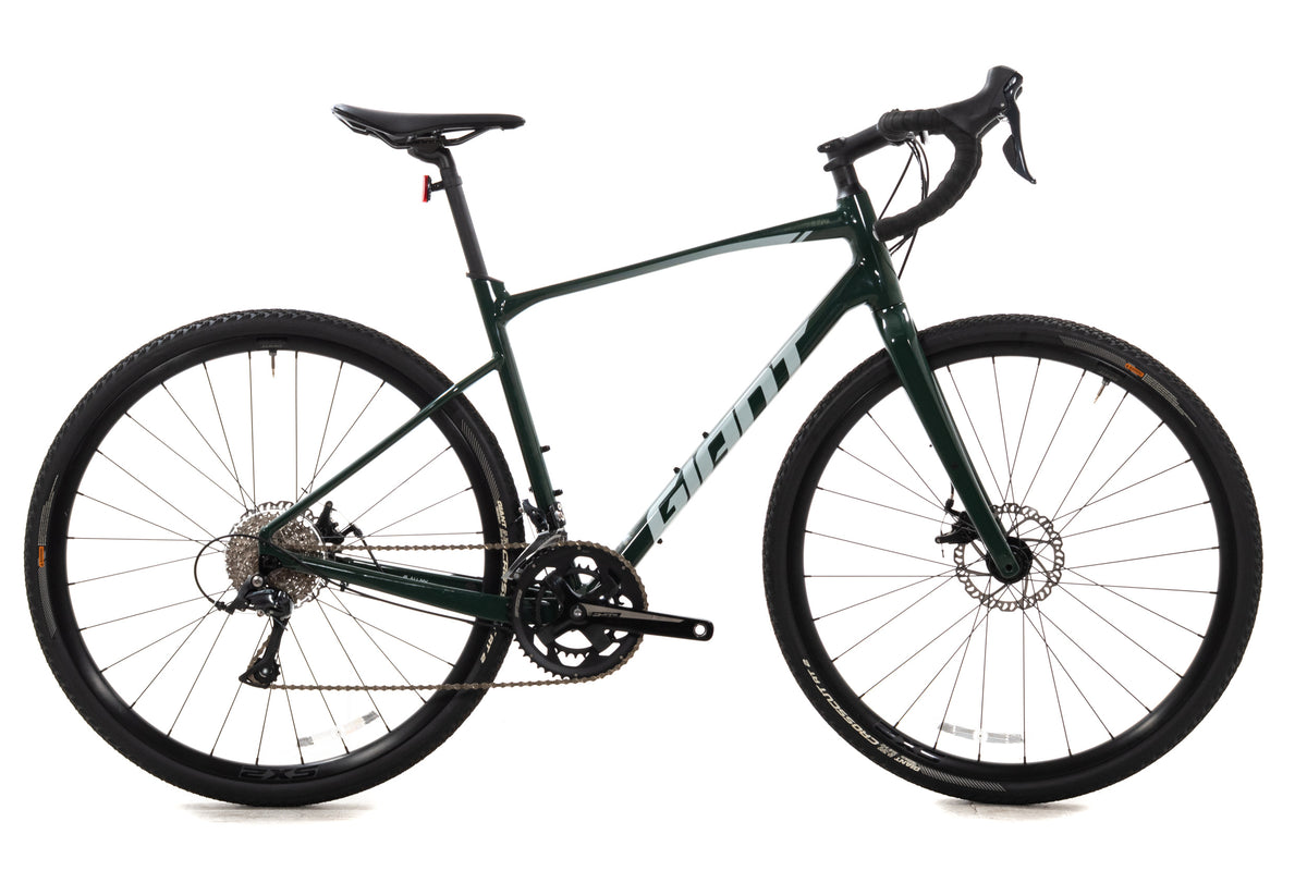 NEW *demo 2021 Giant Revolt 2 M/L Aluminum Gravel All-Road Bike Shimano Sora 2x9 speed