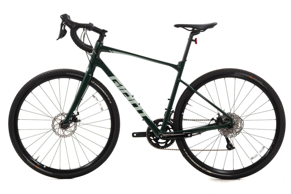 NEW *demo 2021 Giant Revolt 2 M/L Aluminum Gravel All-Road Bike Shimano Sora 2x9 speed