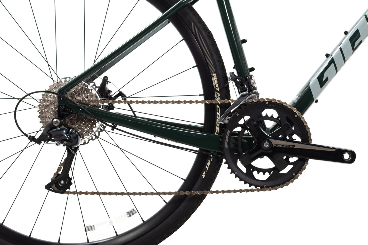 NEW *demo 2021 Giant Revolt 2 M/L Aluminum Gravel All-Road Bike Shimano Sora 2x9 speed
