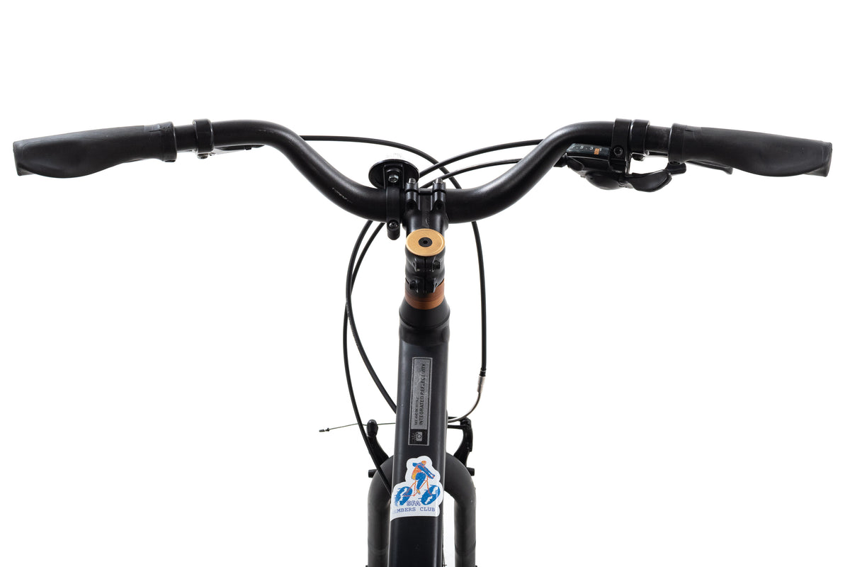 USED 2022 Specialized Crossroads 1.0 Medium Hybrid Bike 1x7 Black