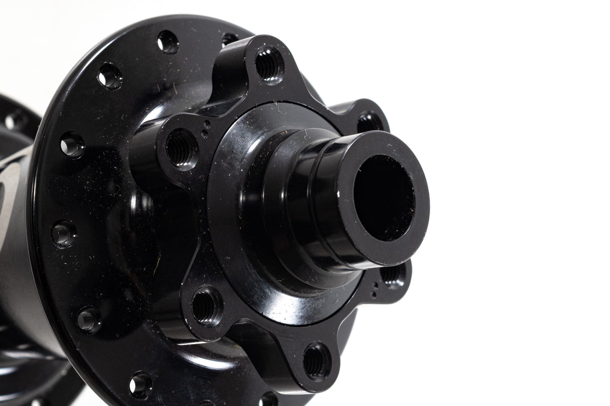 NEW take off Industry Nine Hydra MTN Classic Superboost Rear Hub 28H Microspline 6-bolt Black