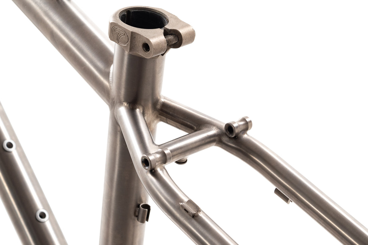 NEW (old stock) 2007 Seven Cycles XXS  Titanium Touring/Cross Disc Frame 26"/650 wheel