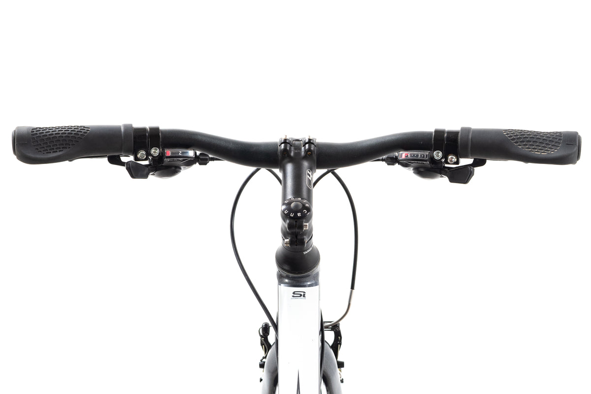 USED Cannondale Quick 4 Medium Fitness Hybrid Shimano Alivio 3x8 spd Carbon Fork