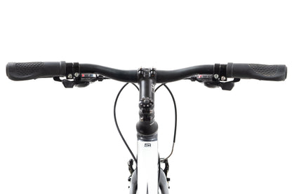 USED Cannondale Quick 4 Medium Fitness Hybrid Shimano Alivio 3x8 spd Carbon Fork