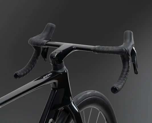 NEW X-LAB AD8 Carbon Road Race Bike - Shimano 105 R7150 Di2 2x12 Speed, Carbon Wheels