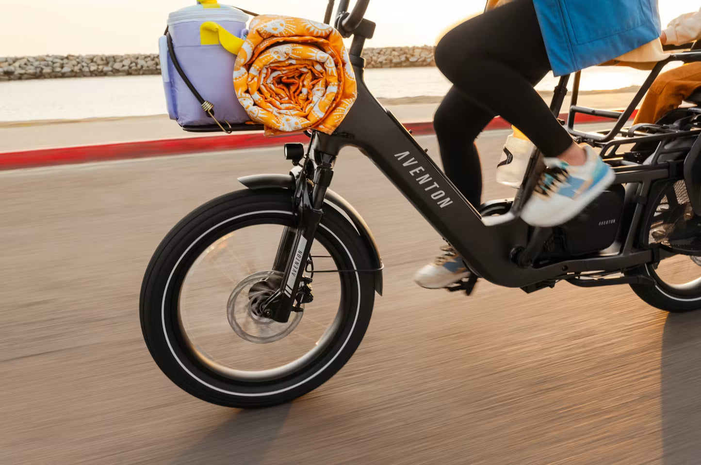 NEW Aventon Abound LR Electric Cargo Bike — 750W, 2-Passenger Rear Deck, 440lb Capacity