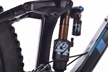 USED 2019 Trek Slash 8 Mountain Bike Large 19.5" Shimano XT Chris King Fox 38