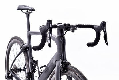 USED Pinarello Dogma F Rim 57.5cm Carbon Road Bike SRAM Red AXS 2x12 speed Zipp 303 Onyx Wheels Black