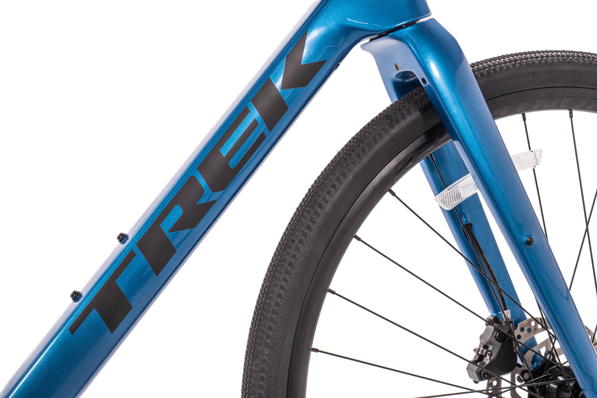 USED 2025 Trek FX Sport 5 Large Carbon Flat Bar Fitness Hybrid Bike SRAM Apex 1x11 speed Blue