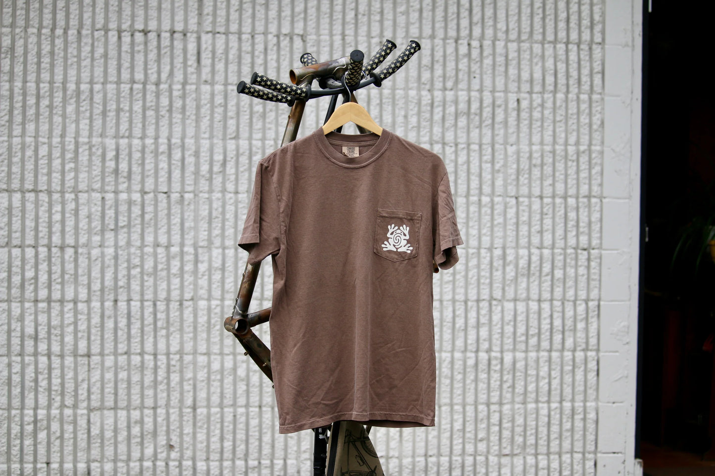 NEW Wilde Spiral Frog T-Shirt