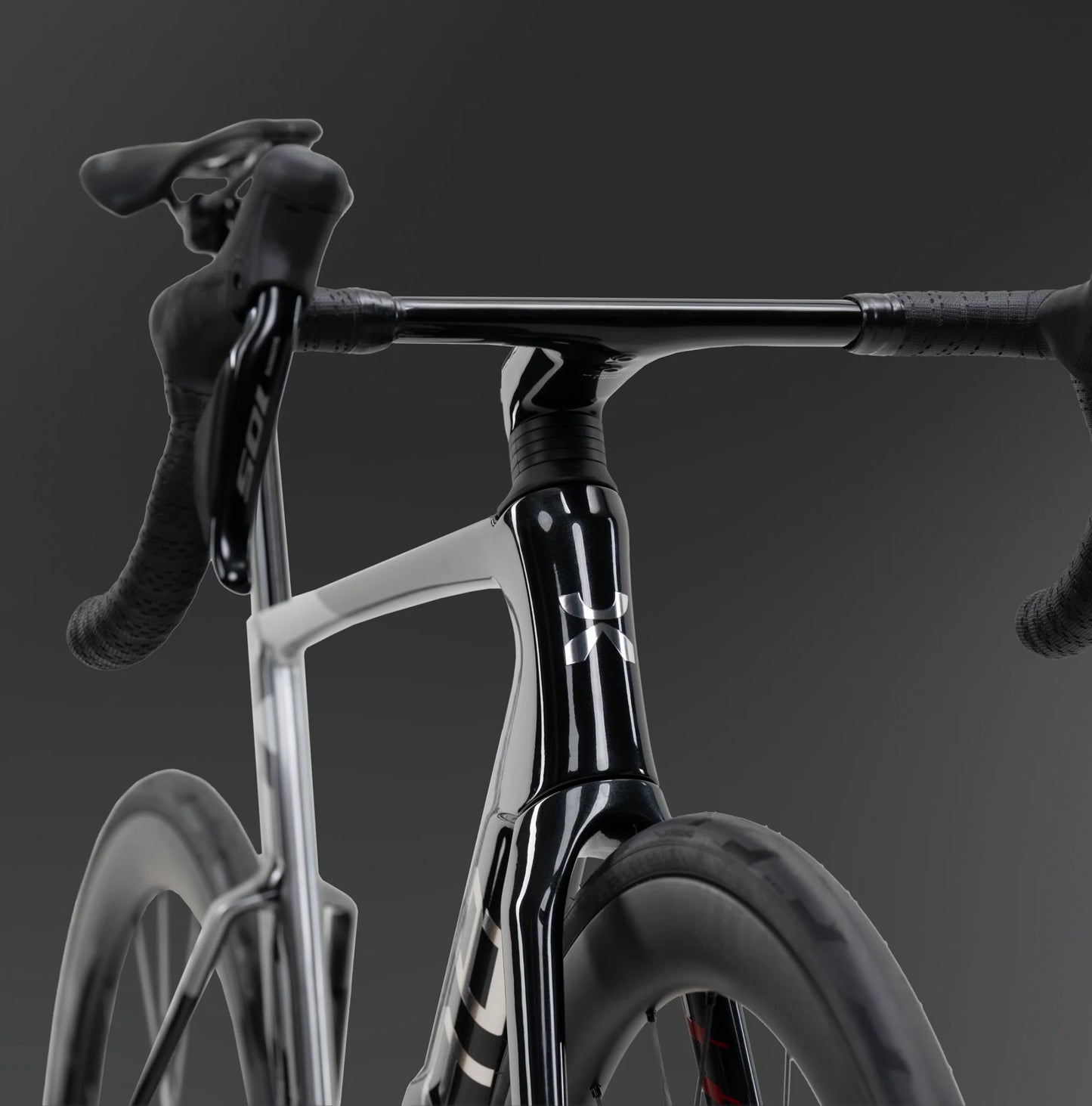 NEW X-LAB AD8 Carbon Road Race Bike - Shimano 105 R7150 Di2 2x12 Speed, Carbon Wheels