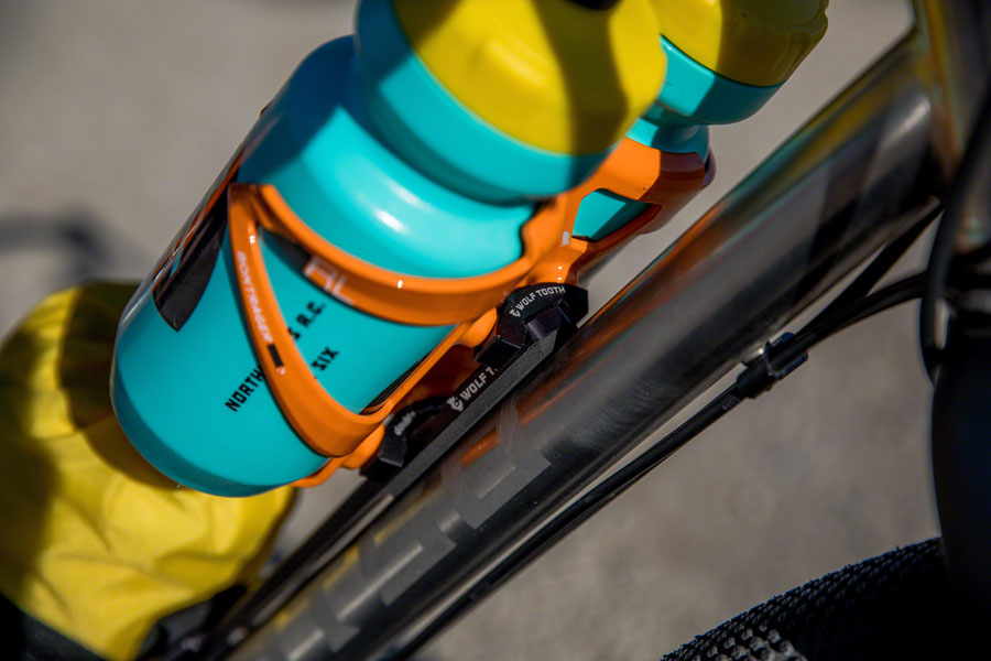 NEW Wolf Tooth B-RAD Double Bottle Cage Adaptor