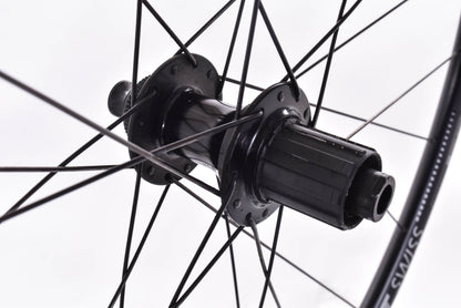 USED DT Swiss R470 db 700C Alloy Tubeless Thru Axle wheelset Shimano HG 11 speed Cenerlock Disc Brake
